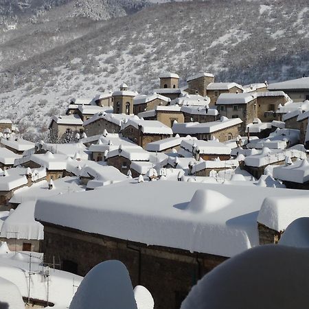 Bed and Breakfast La Dimora Di D'Annunzio Scanno Exterior foto