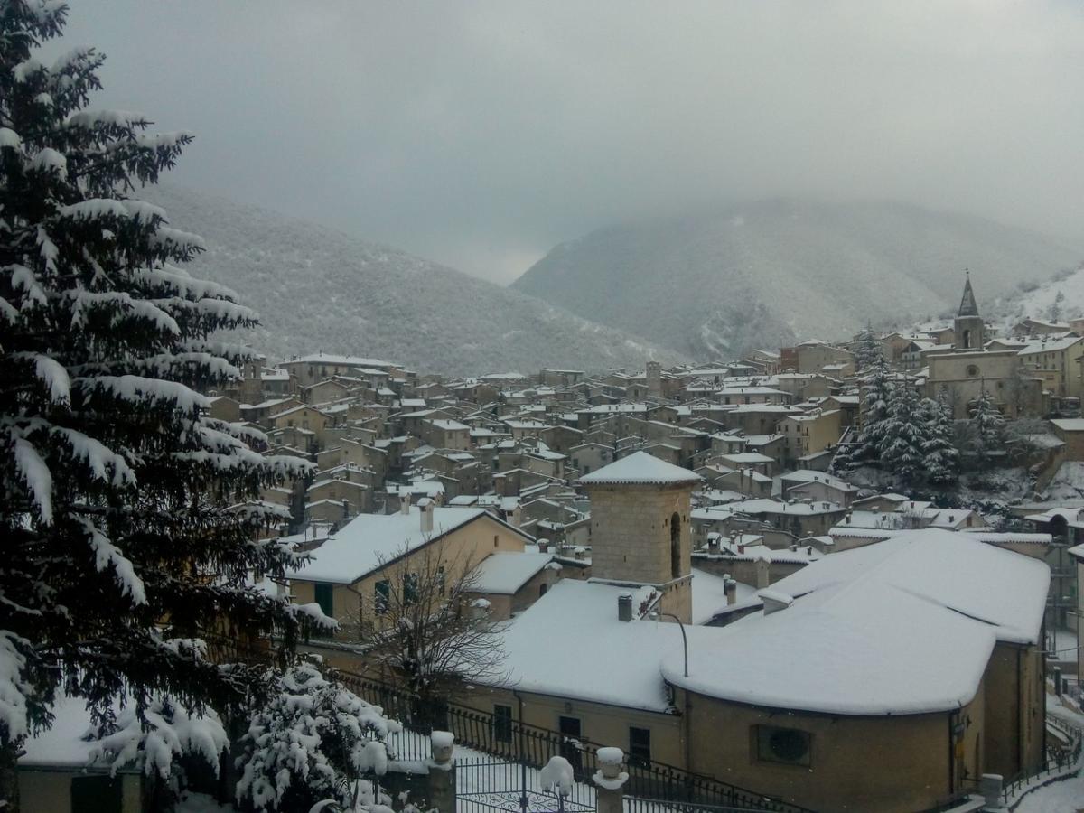Bed and Breakfast La Dimora Di D'Annunzio Scanno Exterior foto